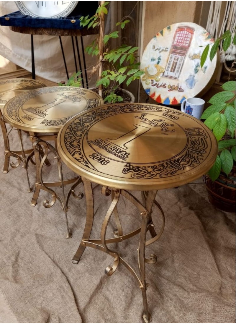 Antique copper table set with a pure copper disc decorated with the Saudi riyal logo, a set of 3 pieces of different sizes