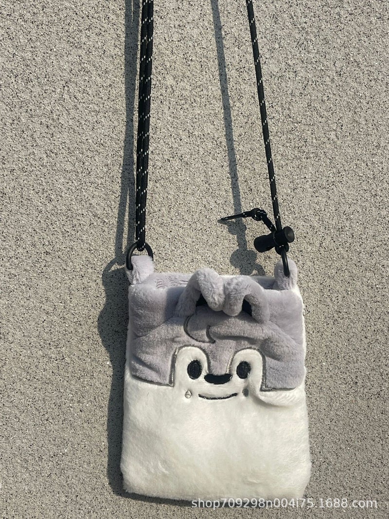 Casual STAY Li Longfu Performing Arts Backpack Mens Waist Bag Womens Crossbody Chest Storage Mobile Phone Bag Motorcycle Equip Skz gray wolf rabbit fur mobile phone bag 