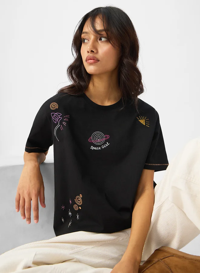 ذا سوليد ستور Black Space Girl Embroidered Relaxed Fit T-Shirt