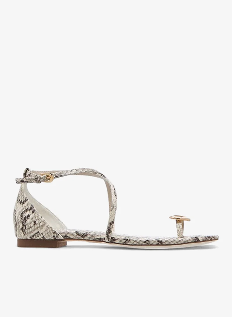 سيليست صنادل نسائية مطبوعة بأشرطة متقاطعة وإبزيم