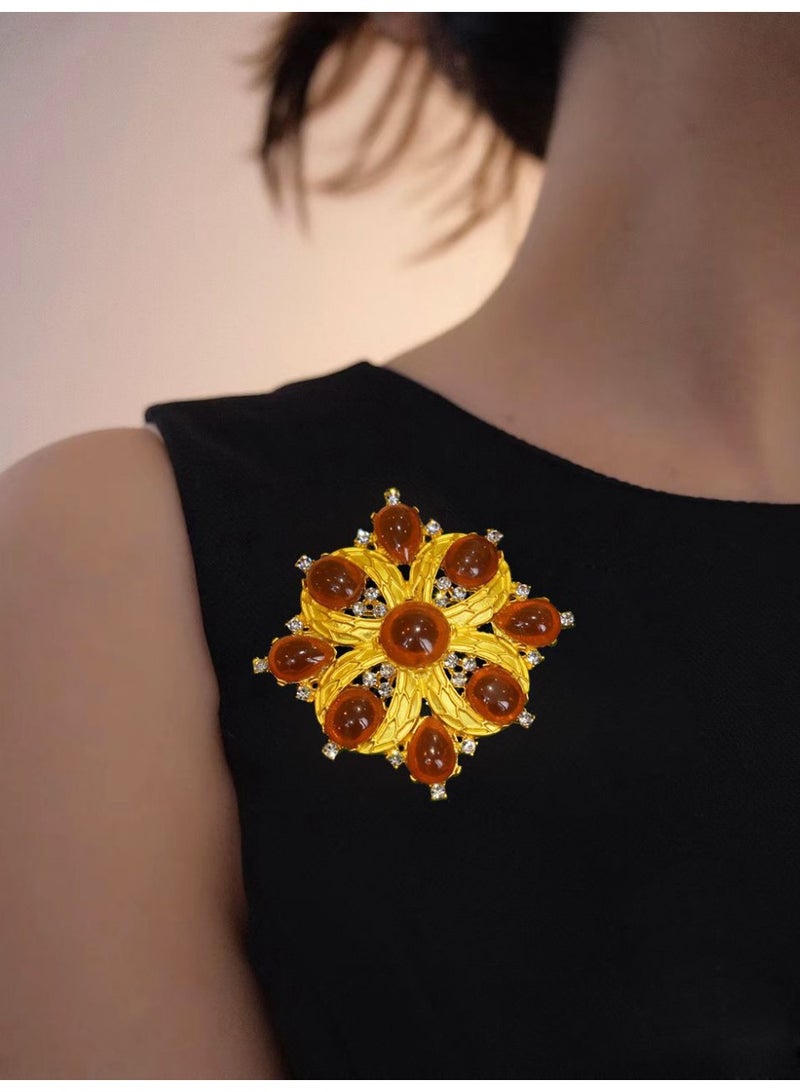 KUYING Vintage Light Luxury Baroque Brooch  - Image 1