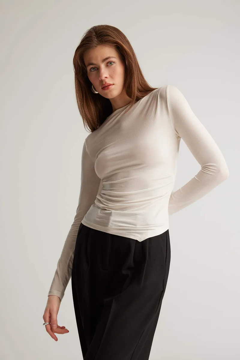 ديفاكتو Slim Fit Crew Neck Casual Long Sleeve T-Shirt