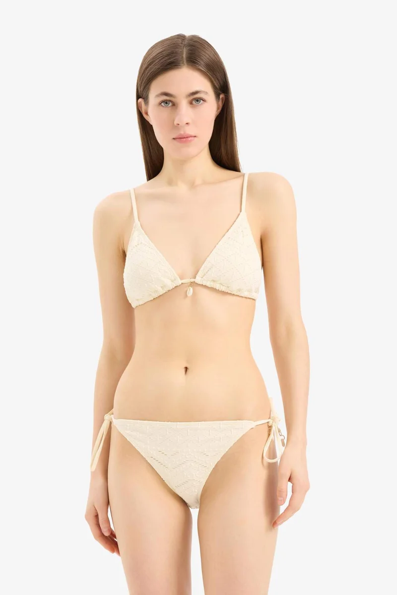 ديفاكتو Fall in Love Regular Fit Embroidered Bikini Bottom