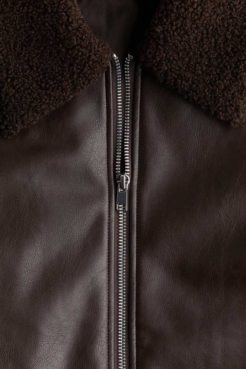 اتش اند ام جاكيت بياقة من نسيج تيدي