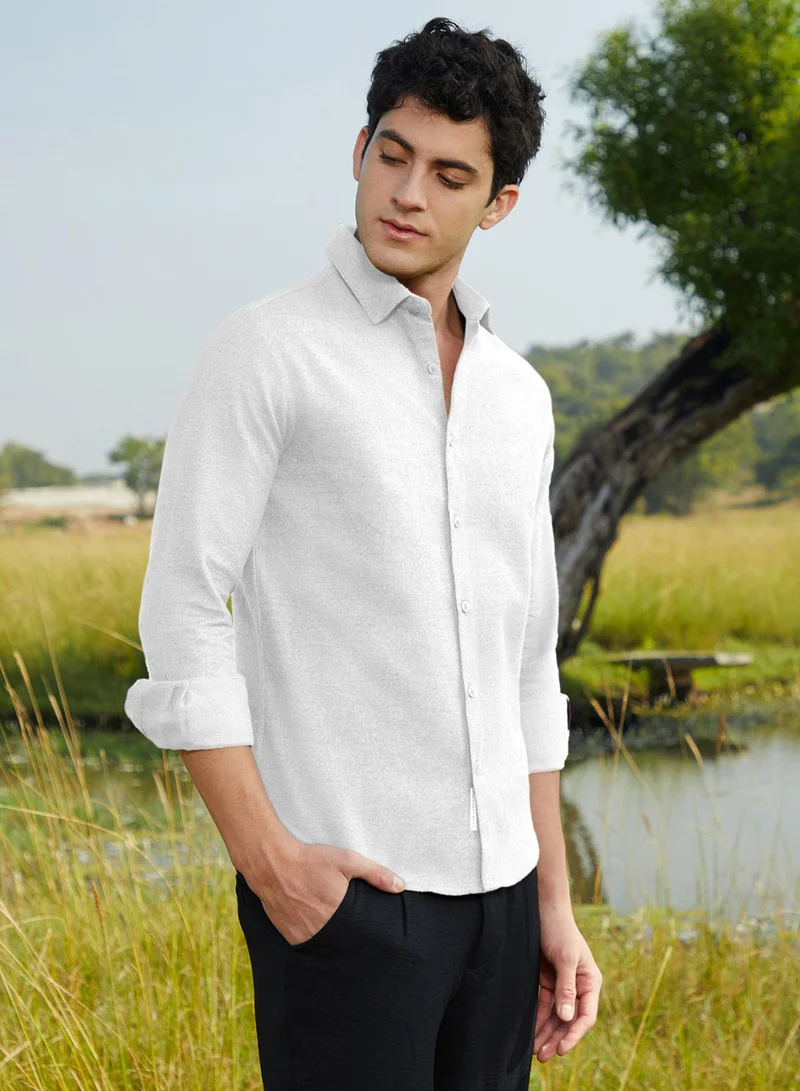 كامبوس سوترا Men's Daisy White Solid Regular Shirt