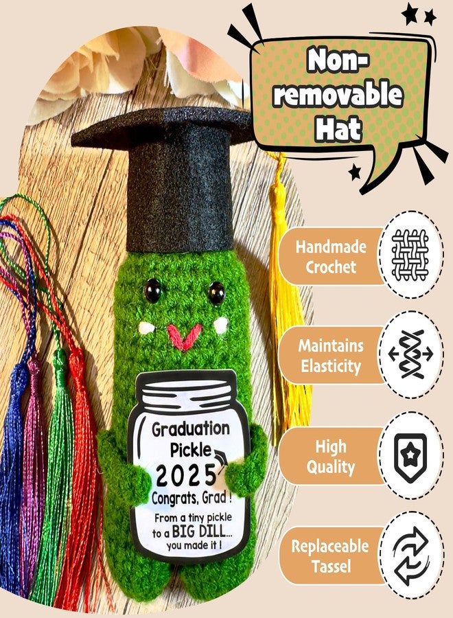 MAMAGIFTREE زينة تخرج من MAMAGIFTREE لعام 2025، هدايا تخرج كروشيه يدوية مضحكة على شكل مخلل، هدية مثالية له ولها - هدايا تهنئة لطيفة لخريجي دفعة 2025 من المدرسة الثانوية والجامعة، مع 5 شرابات ملونة. - Image 5