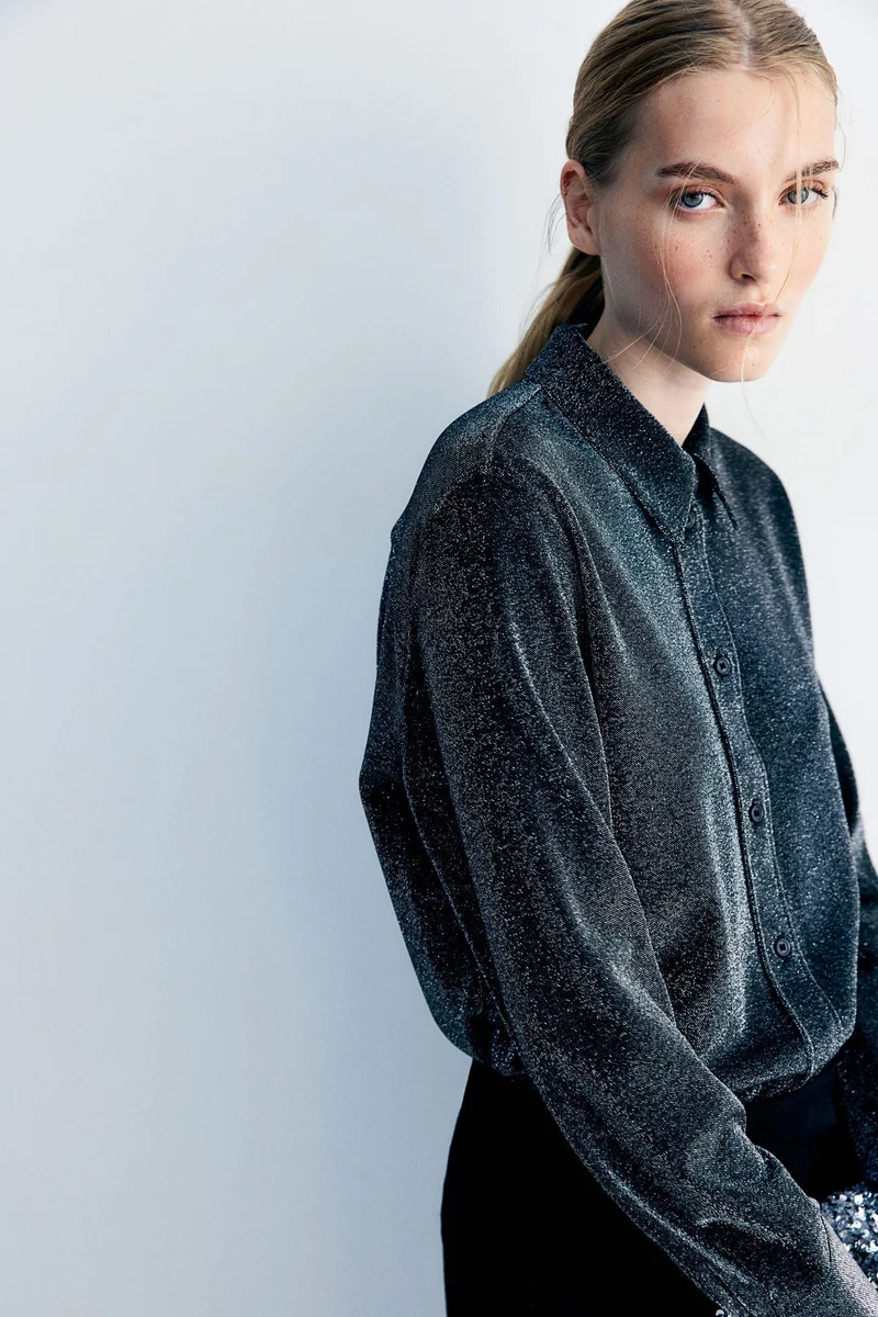 اتش اند ام قميص بتصميم لامع