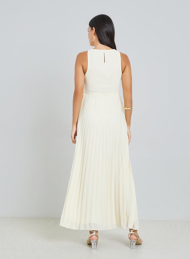 ستايلي فستان ماكسي بكسرات بدون أكمام - Image 5