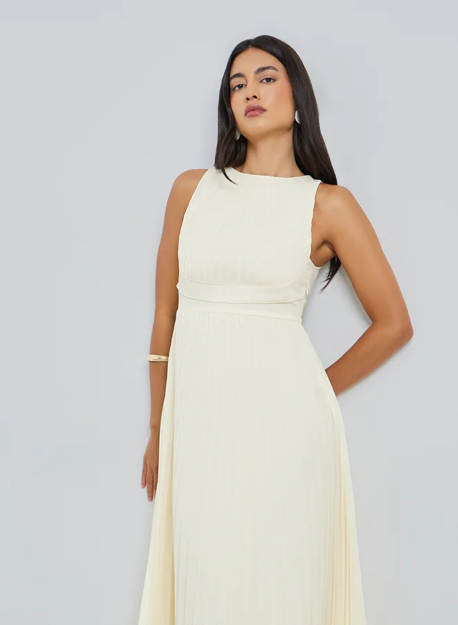 ستايلي فستان ماكسي بكسرات بدون أكمام