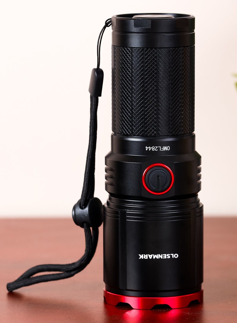 Olsenmark فلاشلايت أولسنمارك المقاوم للماء مع بنك الطاقة OMFL2844، 28 واط، مثالي للاستخدام الداخلي والخارجي، 15 ساعة عمل متواصل، 3100 لومن، ضوء كشاف، شحن USB، مؤشر الشحن، أسود - Image 1