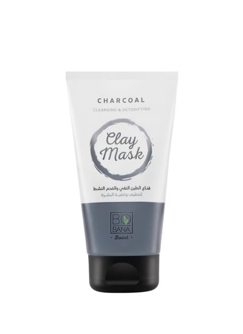 Charcoal clay mask cleaning and detoxifying