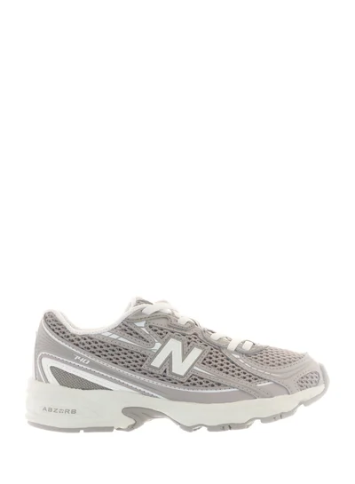 New Balance 740