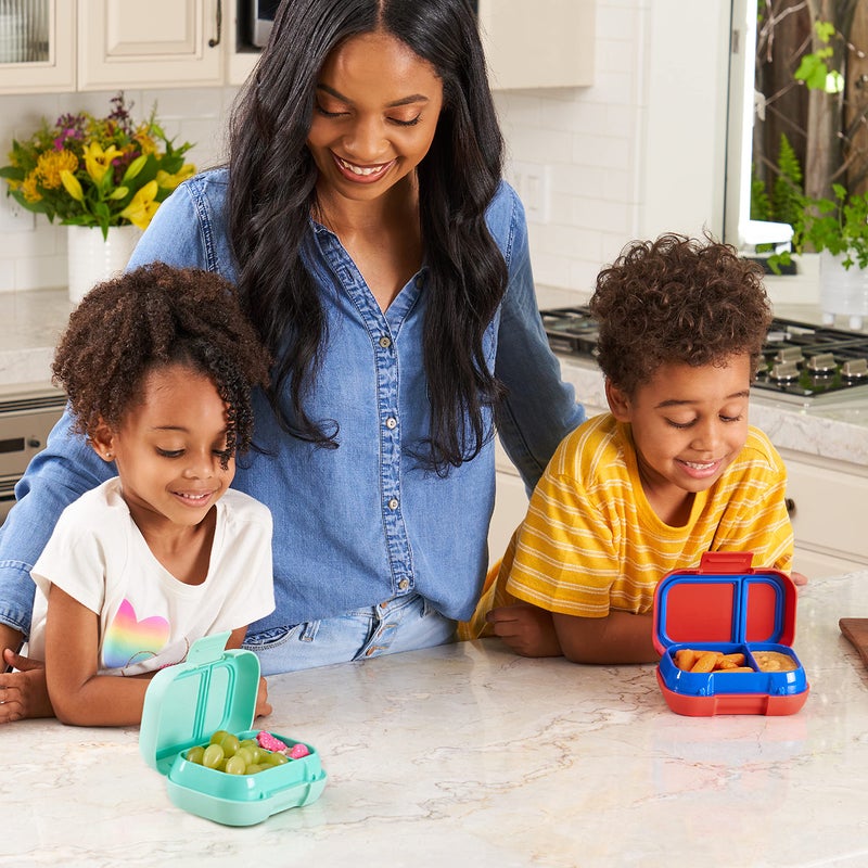 Bentgo حافظة وجبات خفيفة للأطفال من بنتغو - حاوية طعام بنمط بنتو بقطعتين مقاومة للتسرب للوجبات الخفيفة والوجبات الصغيرة مع قفل سهل الفتح آمنة في غسالة الصحون وخالية من BPA - مثالية للأعمار من 3 سنوات فما فوق (أحمر/ملكي) - Image 4