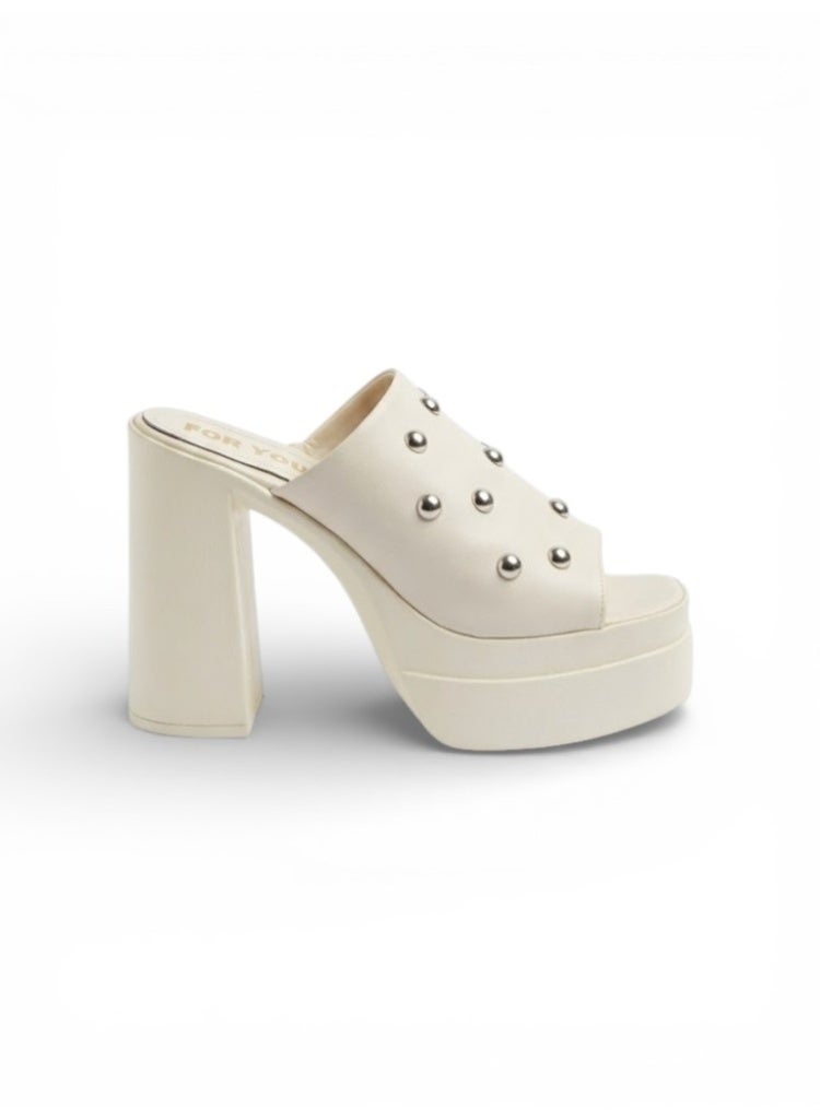 لايف ستيلاش  حذاء نسائي بكعب عالٍ من الجلد مرصع X-15 - بيج - Image 3