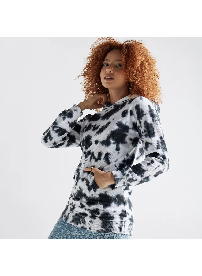 Splash FAV All-Over Graphic Print Hoodie with Drop Shoulder Sleeves and Kangaroo Pocket