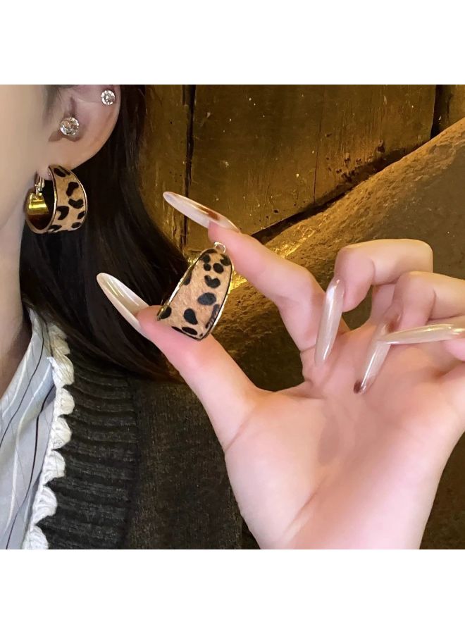 Autumn And Winter New Metal Glossy Ball Earrings, Feminine And High-end, Slimming Look Earrings For Square And Round Faces, Retro Ear Jewelry - Image 1