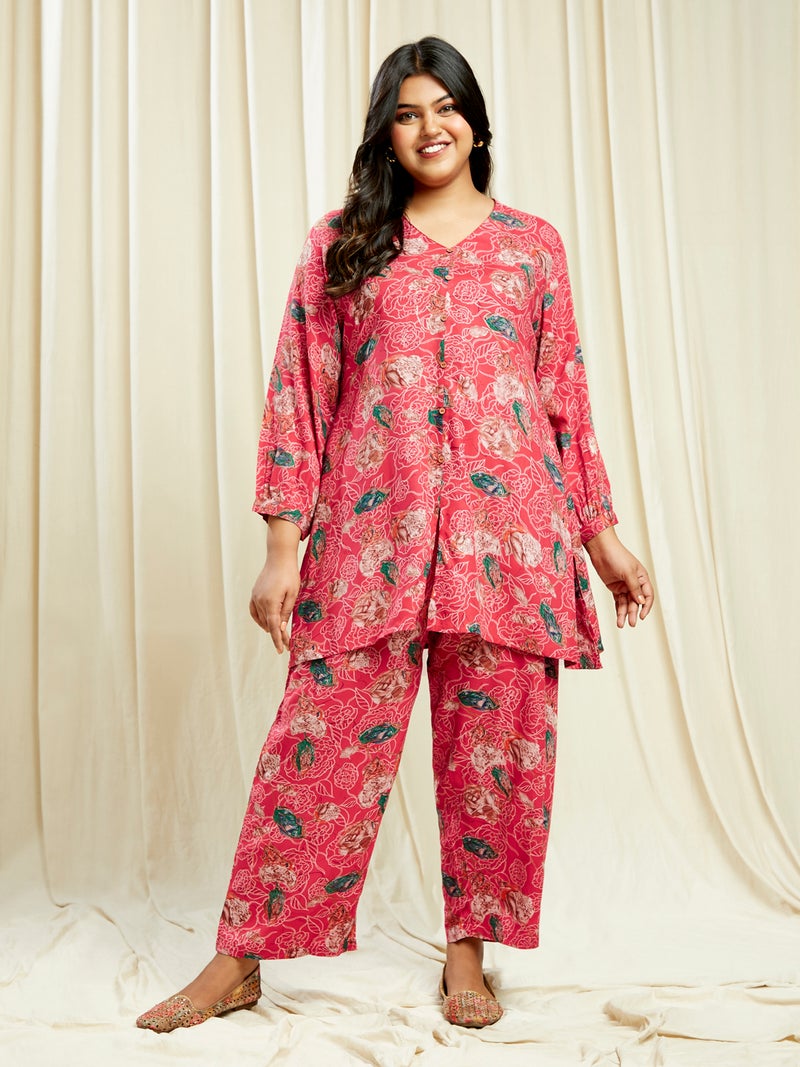 globus Globus Gloplus Women Pink V-Neck Floral Print Tunic With Wide Leg Trousers Plus Size Co-Ord Set  - Image 1
