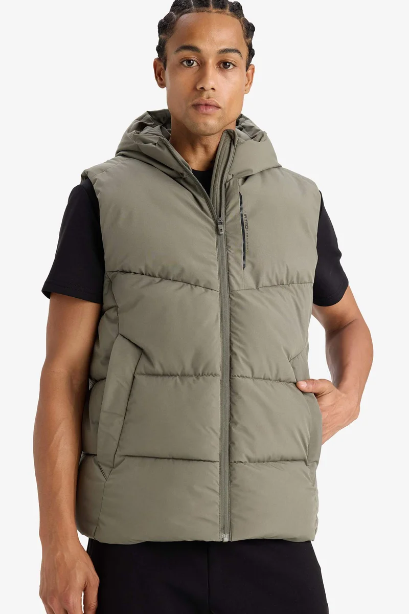 ديفاكتو DeFactoFit Regular Fit Hooded Waterproof Puffer Vest