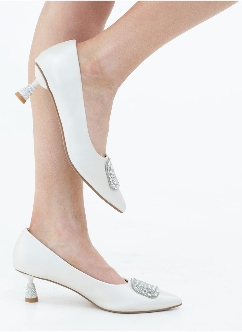 LAMARAPARIS - Hayko 5cm heel satin court with sqr diamante trim off-white - Image 1