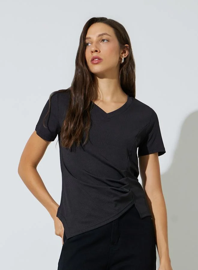 ستايلي Black Plain V Neck Asymmetric Hem T-Shirt