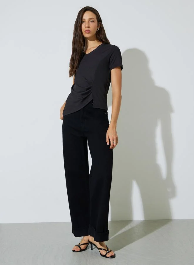 ستايلي Black Plain V Neck Asymmetric Hem T-Shirt