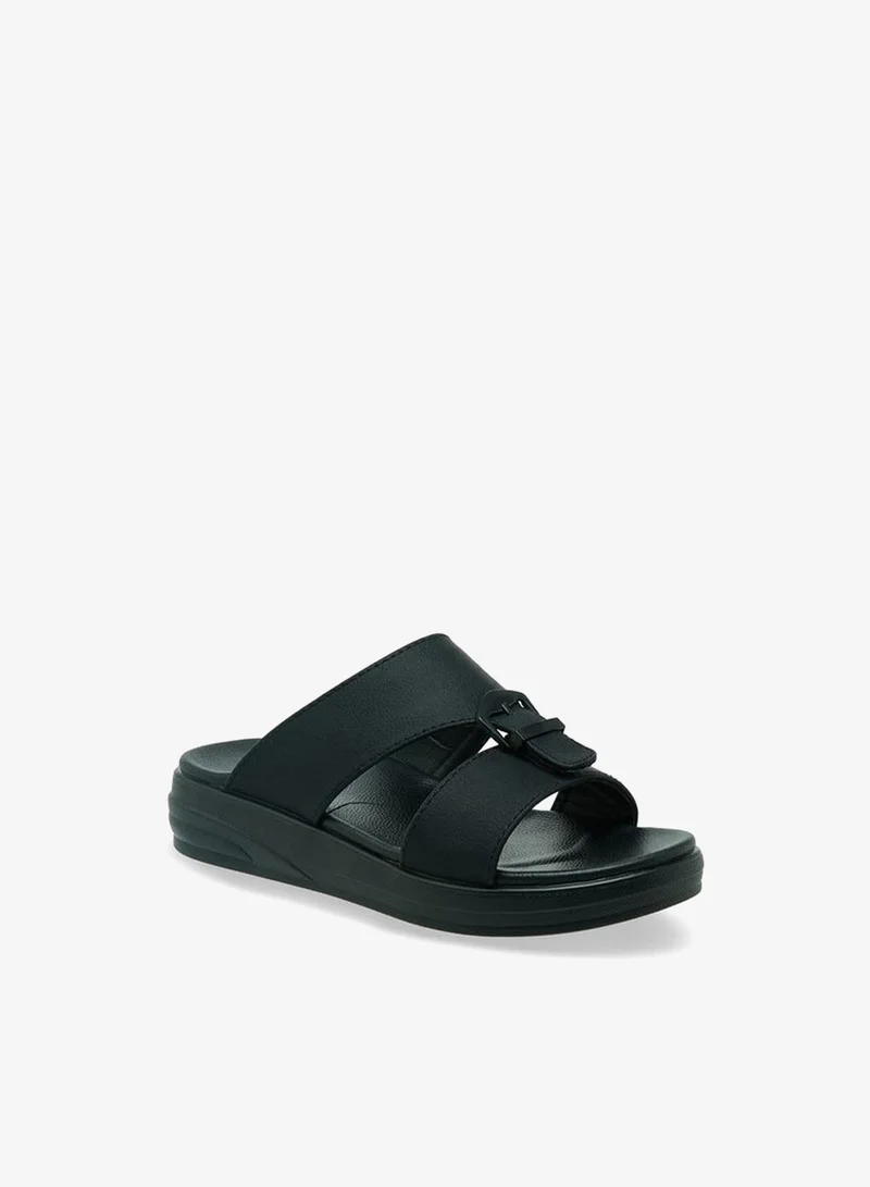 ال بي ال من شو اكسبرس Boys Buckle Accent Arabic Sandals