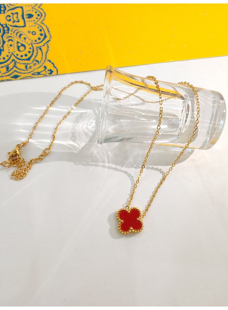 Light red clover necklace, minimalist design, red pendant necklace - Image 2