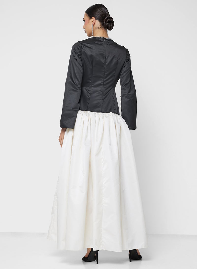 نمشي x فستان سهرة بتصميم متباين - Image 2