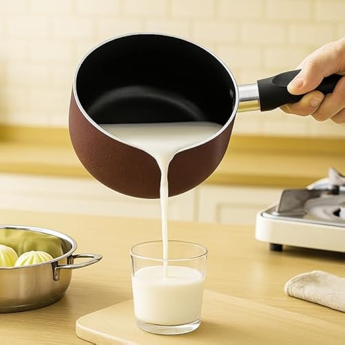 ريحني مقلاة حليب غير لاصقة من سونيكس، مقاس 16 سم، سعة 15 لترًا، مزودة بفوهة صب، ومقبض من الباكليت، ومقلاة غير لاصقة، ومينا صلبة خالية من حمض بيرفلورو الأوكتانويك، وآمنة للاستخدام في غسالة الأطباق، مناسبة للشاي والحليب والقهوة والحساء، لون بني - Image 4