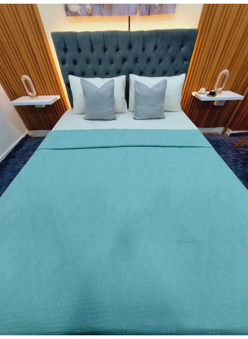 Coverlet – Soft & Breathable for All Seasons - Image 1