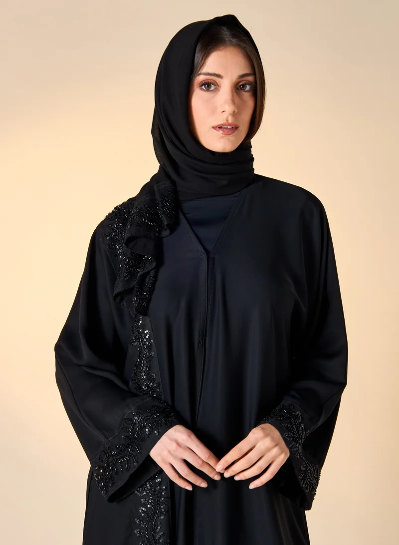 هدية المدينة  HM - عباية سوداء مطرزة مع حجاب