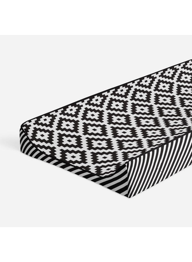 باكاتي غطاء وسادة تغيير الحفاضات Love Warp Stripes من Bacati، باللونين الأسود والأبيض (LOBKWSTCPC) - Image 1