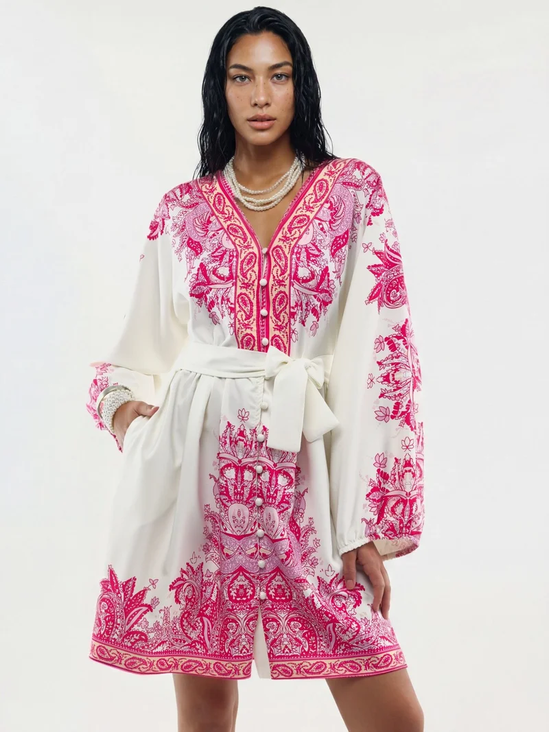 جينيفر Belted Mini Dress with V-Neck in Paisley