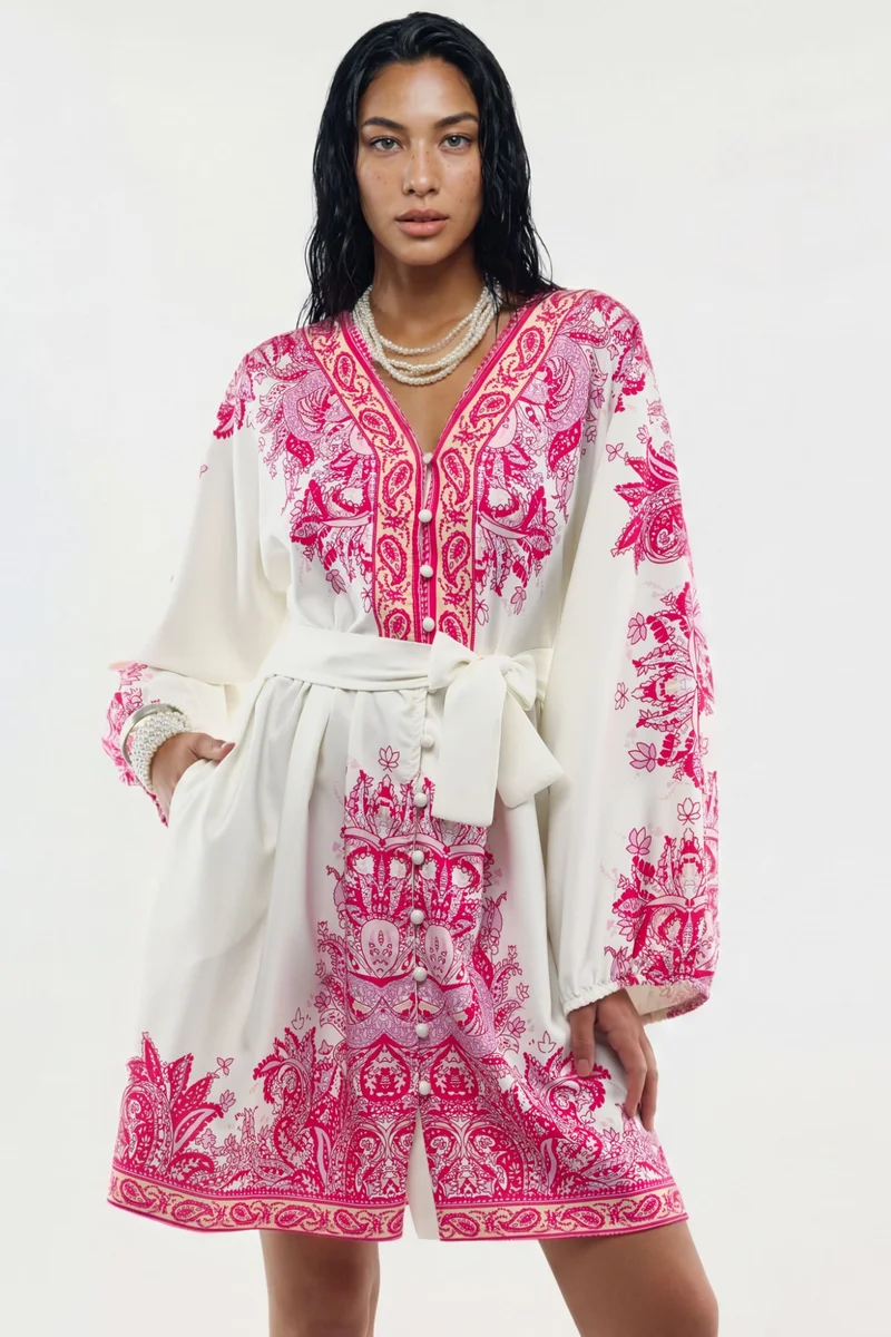 جينيفر Belted Mini Dress with V-Neck in Paisley