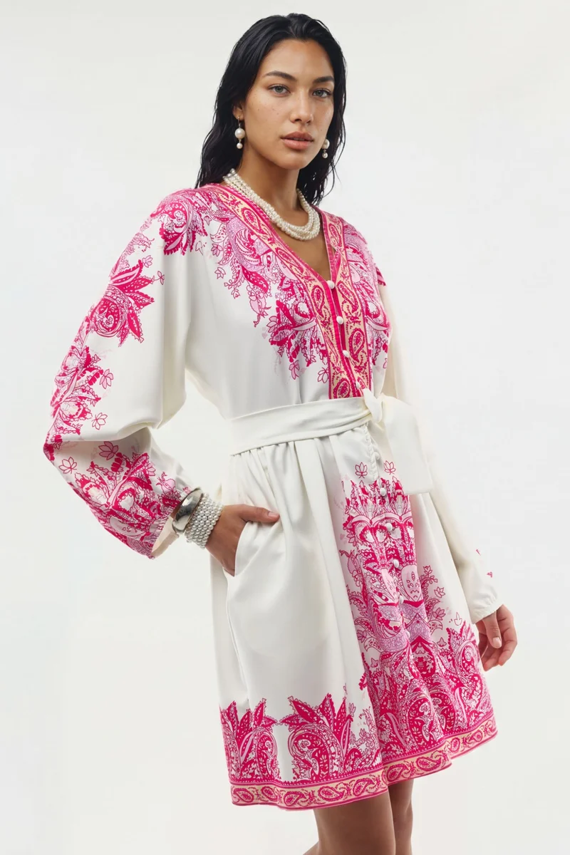 جينيفر Belted Mini Dress with V-Neck in Paisley