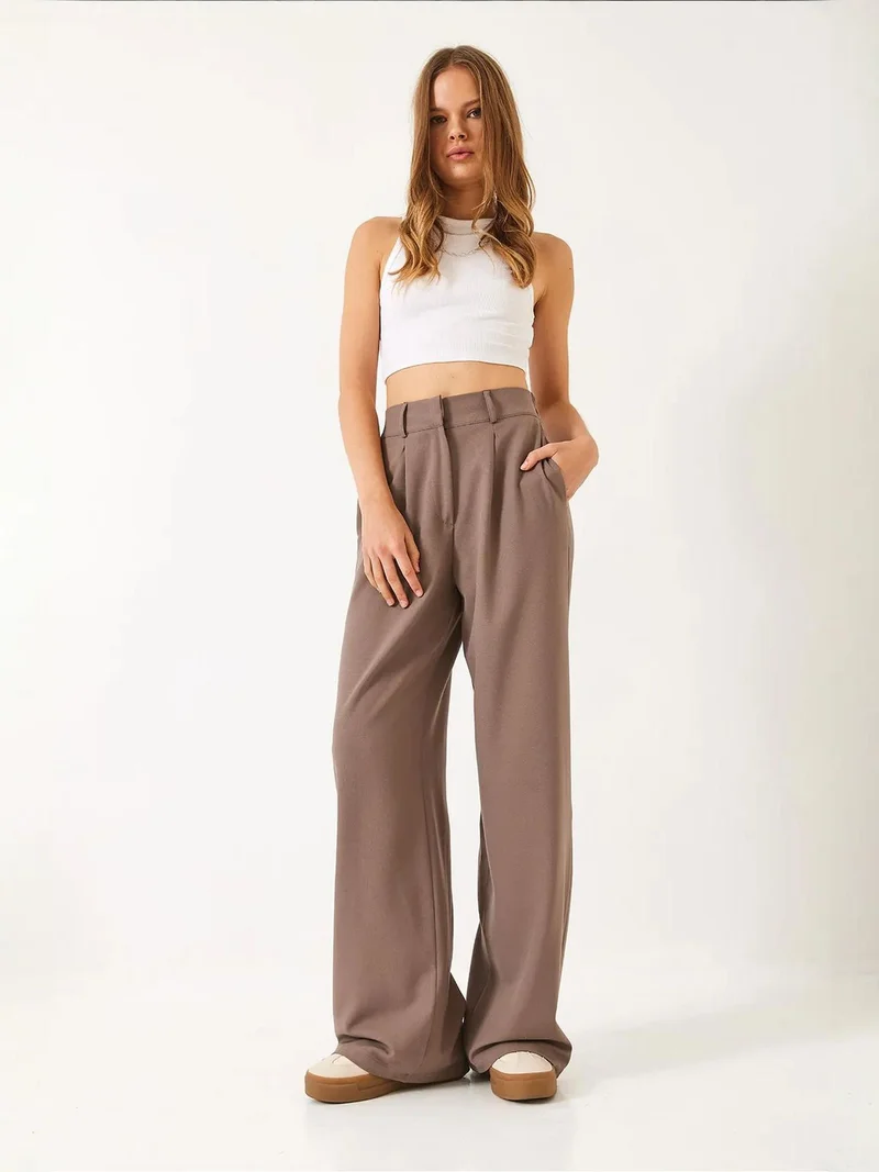 Bianco Lucci LUCCI Wide Leg Pleated Pants with Hook and Loop Closure