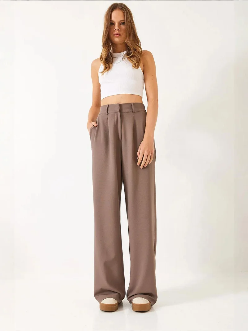 Bianco Lucci LUCCI Wide Leg Pleated Pants with Hook and Loop Closure