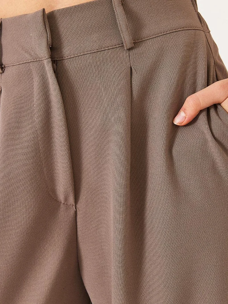 Bianco Lucci LUCCI Wide Leg Pleated Pants with Hook and Loop Closure