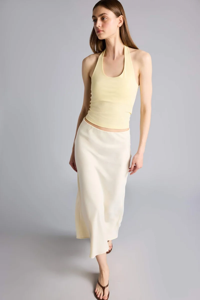 ديفاكتو A Cut Satin Normal Waist Skirt
