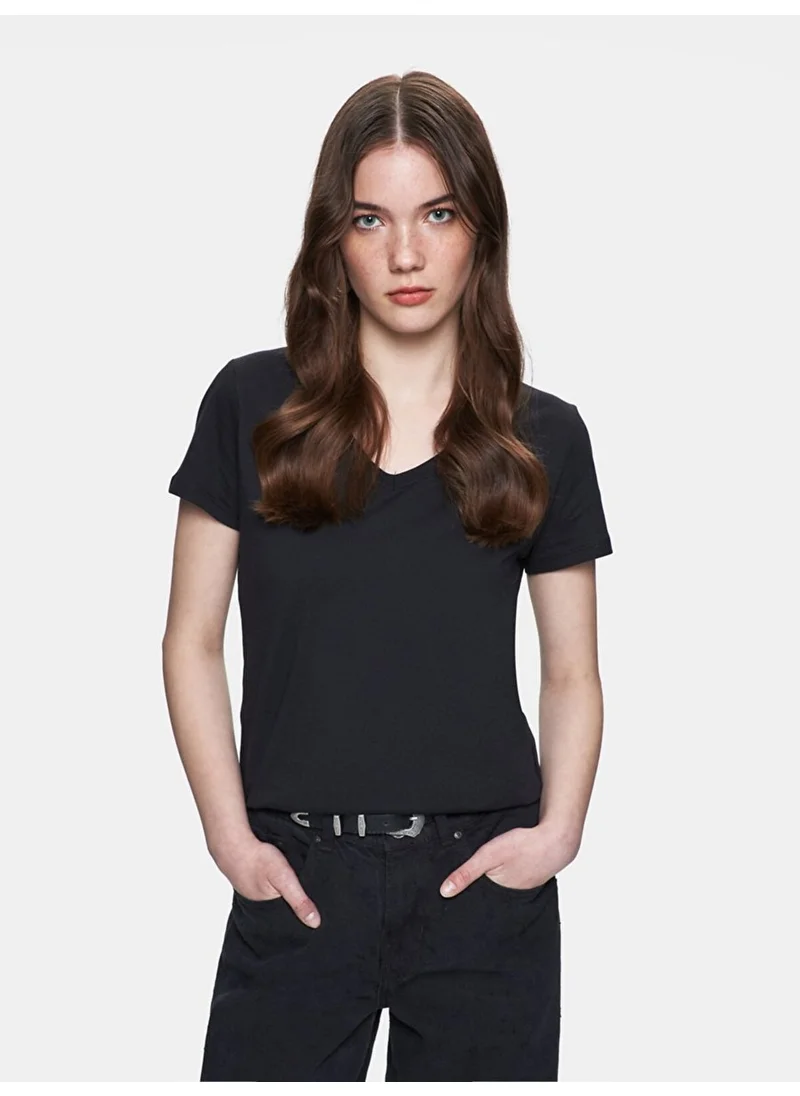 إل تي بي Black T-Shirt