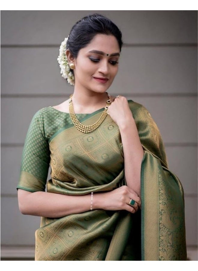 YASHIKA ساري حريري باناراسي أخضر للسيدات من Yashika مع قطعة بلوزة للملابس العرقية التقليدية saree-aaj-is-ao2-vaishnavi أخضر - Image 4