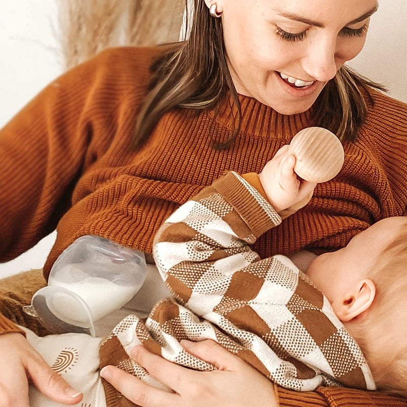 haakaa Manual Breast Pump 5oz/150ml & Silicone Colostrum Collector Kit Ready-to-Use Pack (0.1oz/4ml, 6pcs) - Image 2