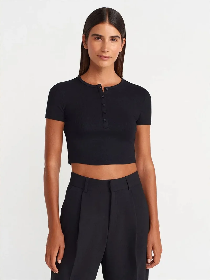 ديلفين Dilvin Slim Fit Crop Blouse With Buttons