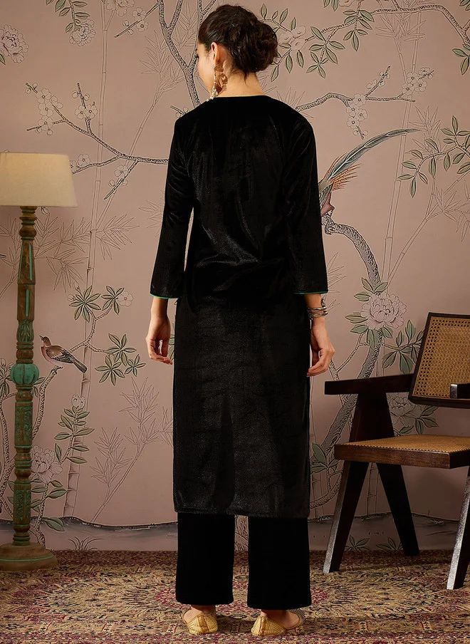 SASSAFRAS Black Floral Embroidered Velvet Kurta for Women