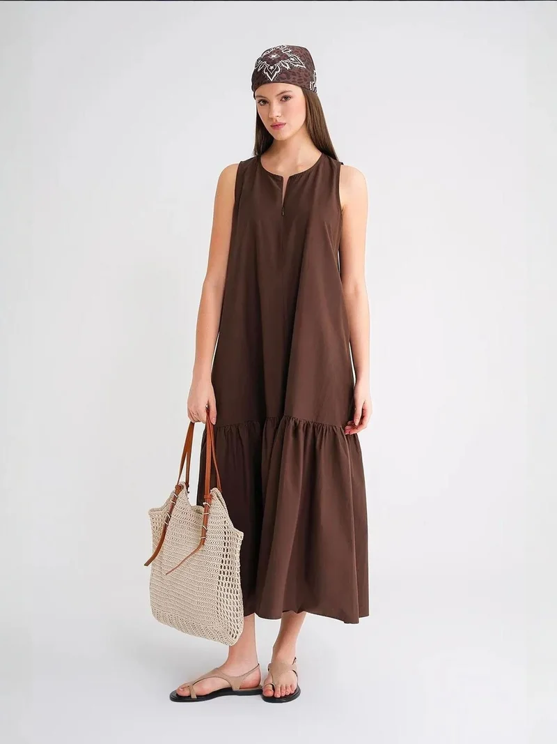 ميكسراي فستان ماكسي ميكسراي بياقة وتفاصيل كشكش