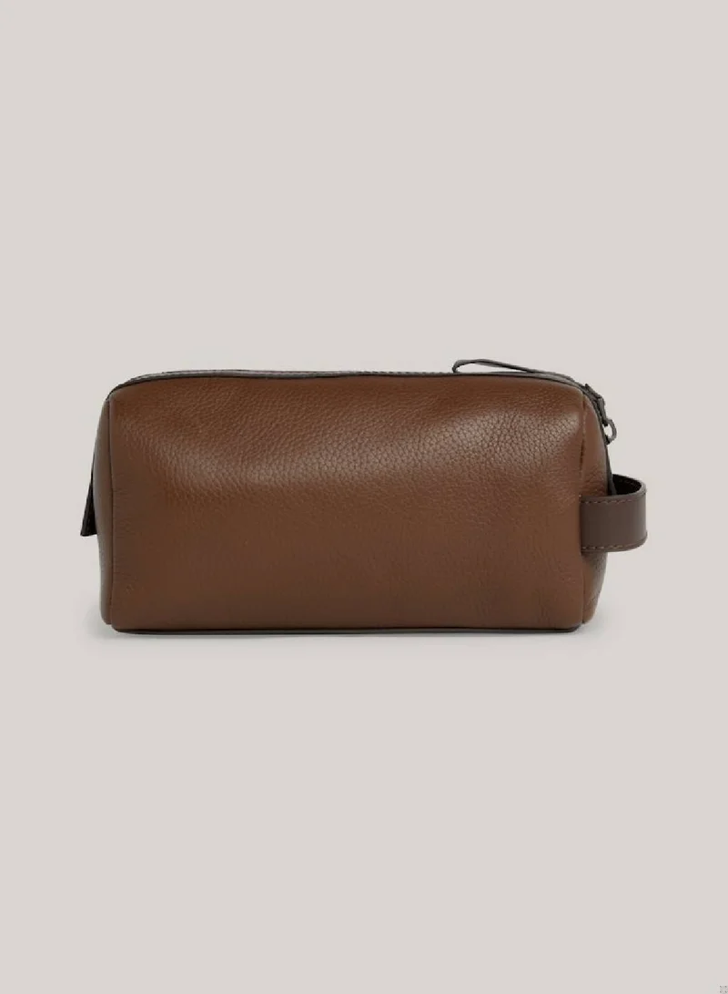 TOMMY HILFIGER Men's Premium Leather Logo Washbag/ Toiletery Bag -  Leather, Brown