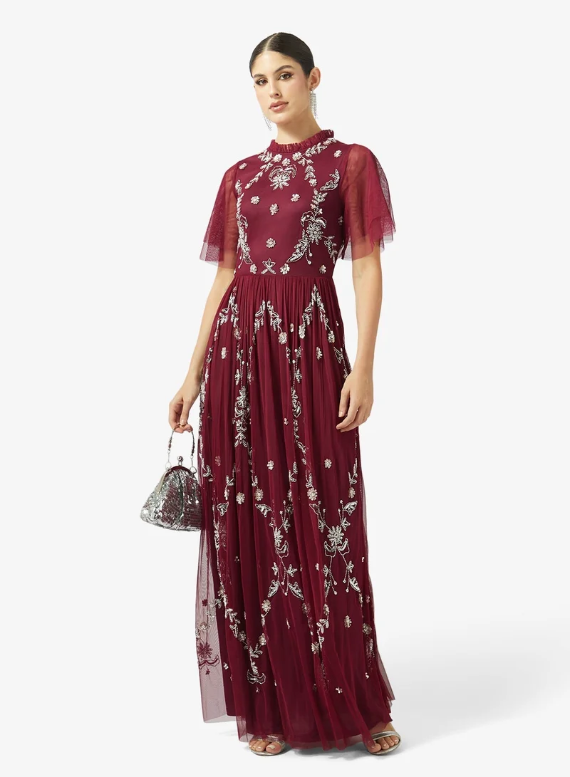 فروك اند فرل فستان ماكسي بأكمام قصيرة وشبكة مطرزة