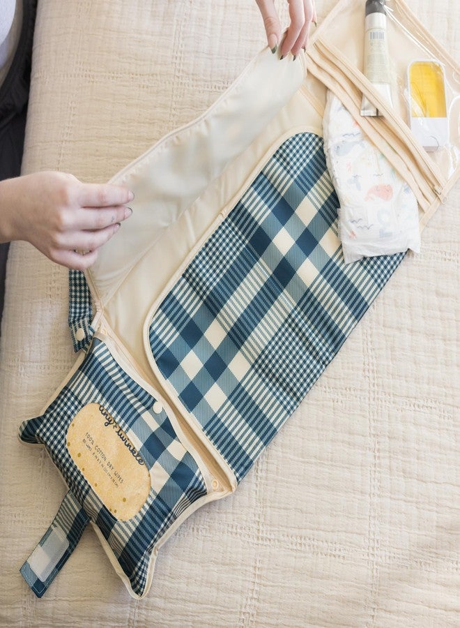 تايني توينكل وسادة تغيير الحفاضات المحمولة من تايني توينكل - قابلة للطي، مقاومة للماء، وصغيرة الحجم، مثالية للسفر مع مساحة تخزين | جيب ذكي للمناديل المبللة للآباء كثيري التنقل | هدية رائعة للمواليد الجدد من الجنسين (نقشة مربعات) - Image 4