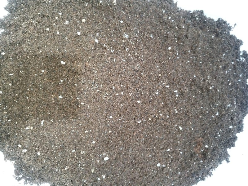 Petmos 6L Fertilized Soil Mix Perfect Ready To Plant Mix Pitmoss Vermiculite Perlite Vermi Compost Humic Volvic Biochar Bio Charcoal For Healthy Growth And Strong Plants 2 Kg - Image 2