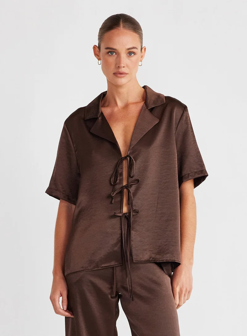 ساندايز قميص بأكمام قصيرة أغني